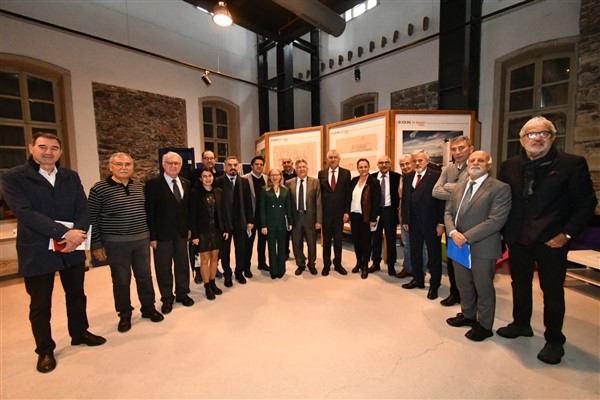 İzmir’de Depremle Yaşam Sempozyumu yapıldı