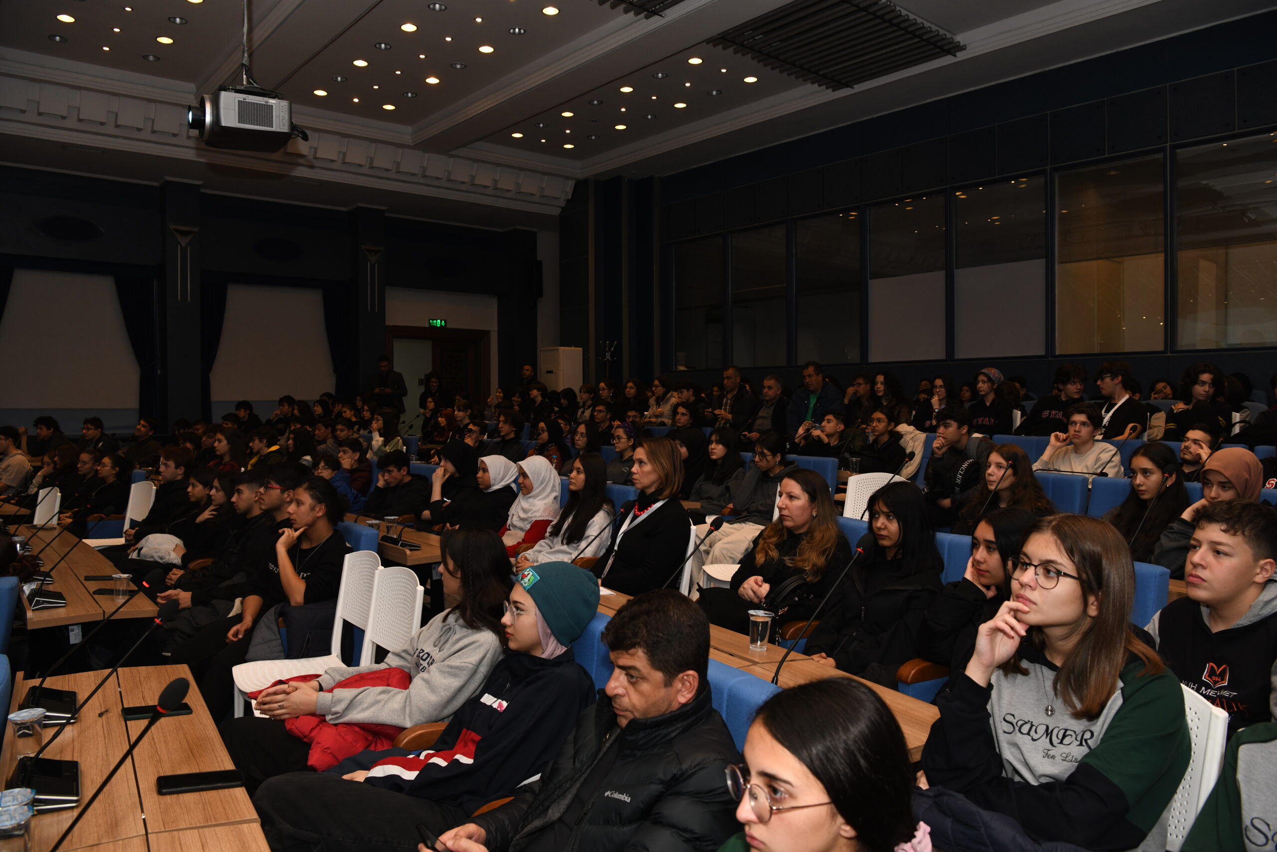 Başkan Büyükkılıç, yerli yabancı öğrenci ve öğretmenlerin programına konuk oldu