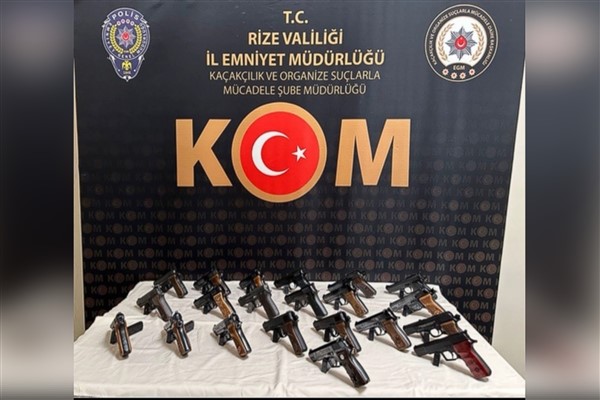 Rize’de 21 adet ruhsatsız tabanca ele geçirildi