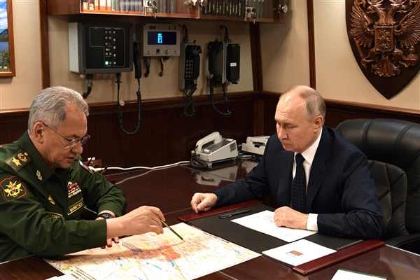 Putin, Rusya Savunma Bakanı Shoigu ile görüştü