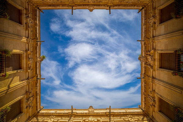 İspanya Başbakanı Sanchez’den Ukrayna ve Moldova’ya tebrik mesajı