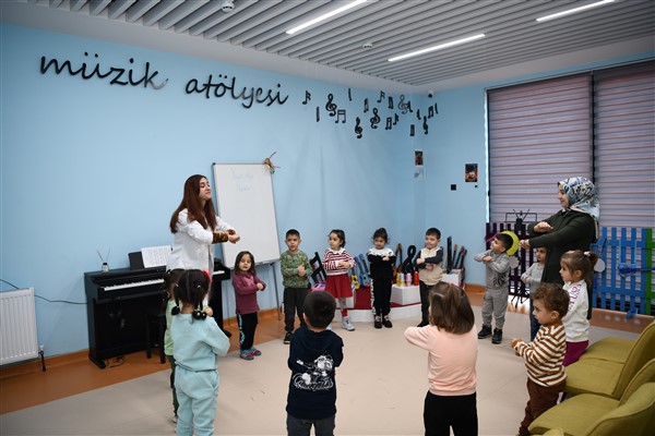 Büyükşehirin minikleri Çocuk Kütüphanesi’nde Yerli Malı Haftası’nı kutladı