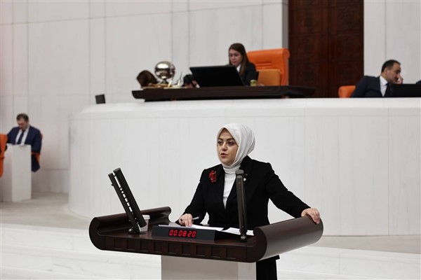 Ün: “Toplum çöküş sürecine girdi ve bu durumun acilen ele alınması lazım”