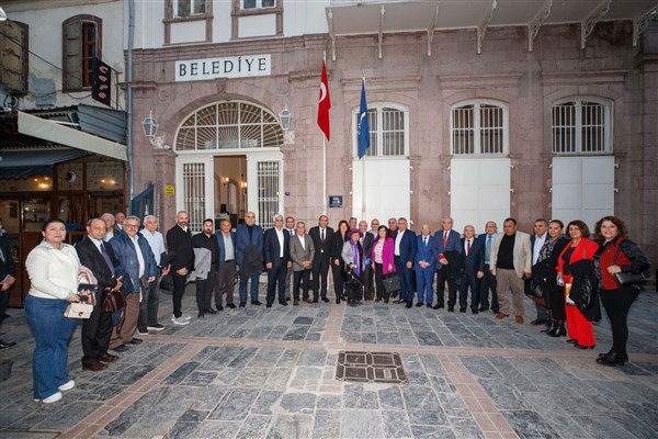 Dernek üyeleri, Başkan Soyer’i  ziyaret etti