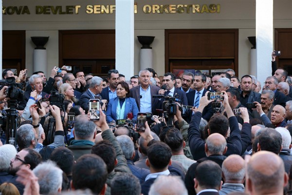 Vatandaşlar, Başkan Karalar’a destek için toplandı