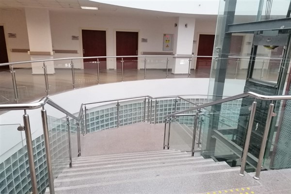 İzmir Büyükşehir Belediyesi engelliler için diş sağlığı merkezi kuruyor