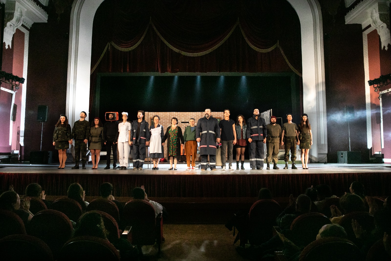 İzBBŞT Elhamra Sahnesi açıldı