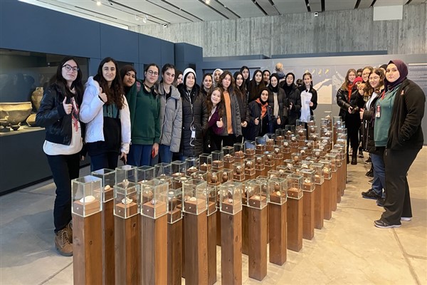 ZEYGEM’den başarılı öğrencilere kış tatili