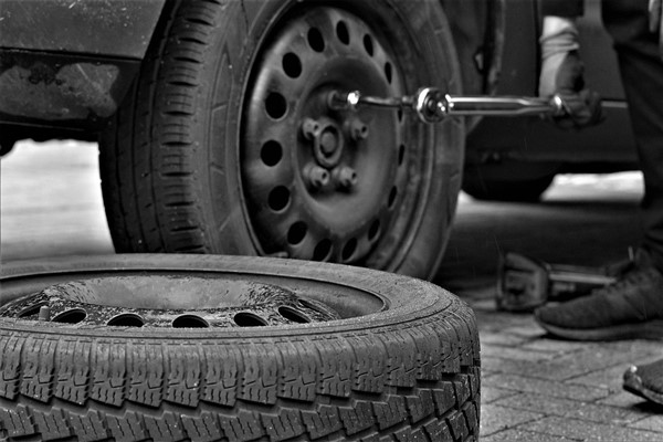 Trafik Jandarması 8 ilde zorunlu kış lastiği denetimleri yaptı