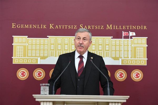 Özdağ: “Mızrağın çuvala sığdırılamadığı bir çöküş dönemini halk olarak yaşıyoruz”