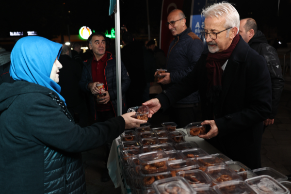 Nilüfer Belediyesi’nden kandil simidi ikramı