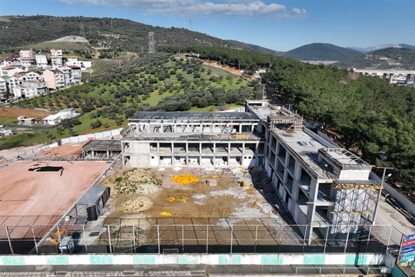 Demirtaş Spor Kompleksi’ndeki çalışmalar hızlandı