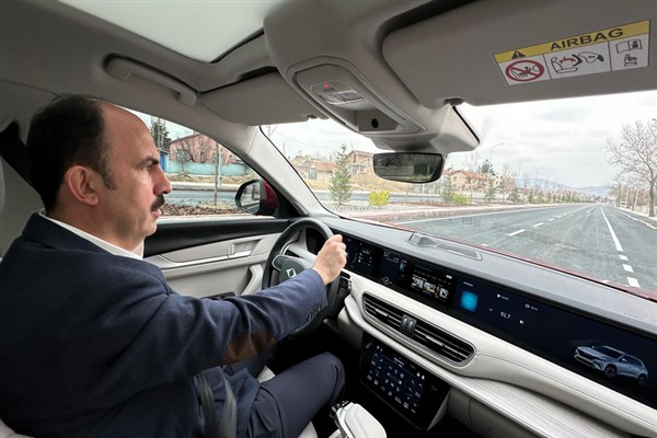 Altay, Necmettin Erbakan Caddesi’nin üçüncü etabında ilk sürüşü yaptı.