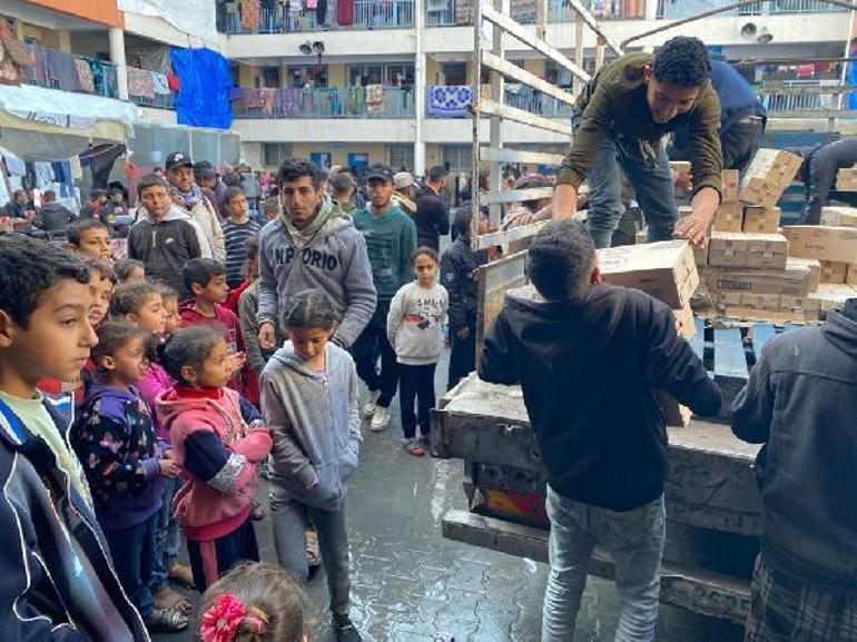 UNRWA, 7 Ekim saldırılarında adı geçen 12 çalışanın işine son verdi