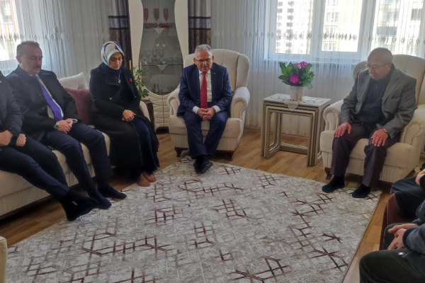 Başkan Büyükkılıç’tan şehit ailesine taziye ziyareti