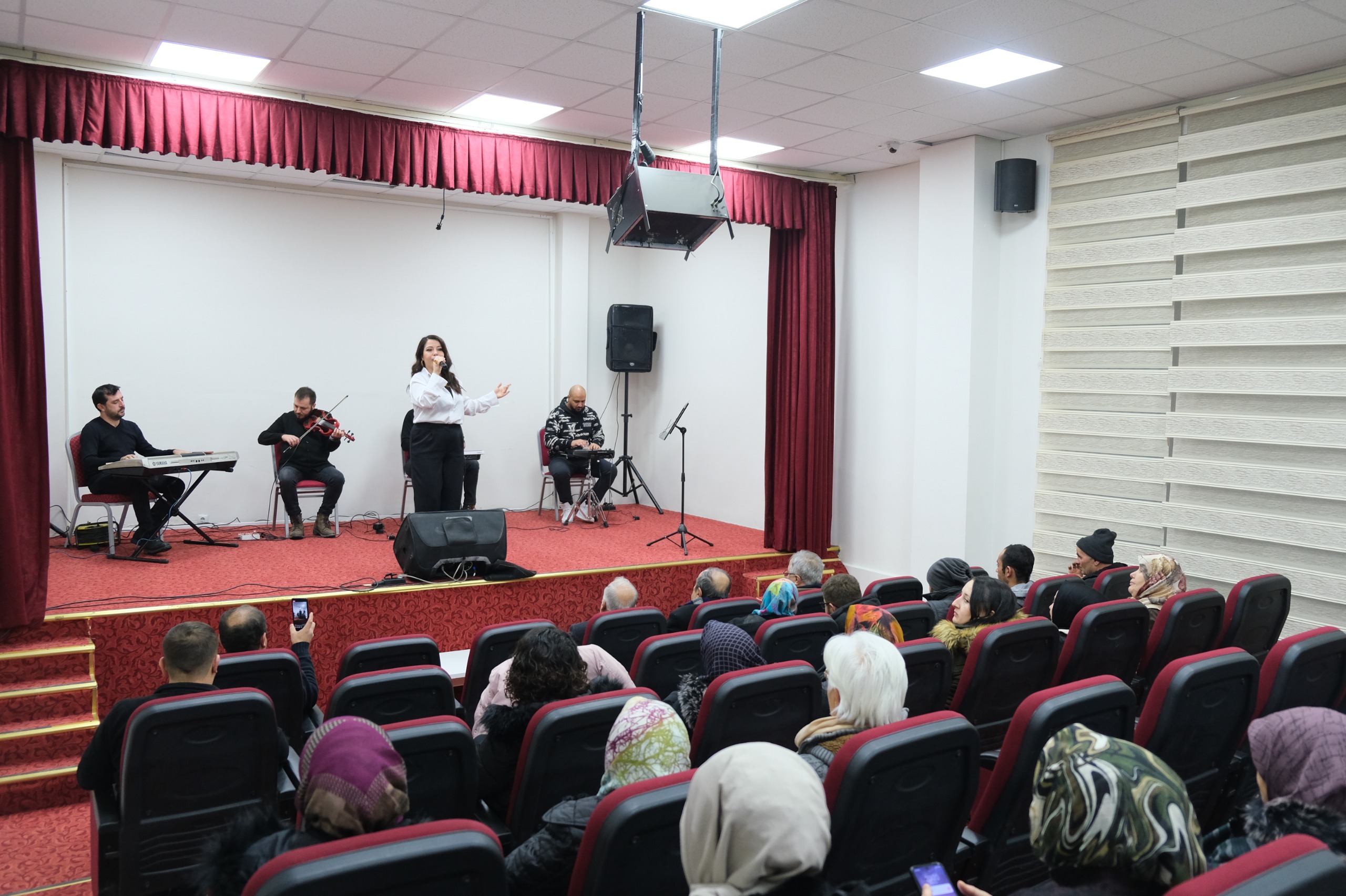 Mihalıççık’ta Şebnem Sezer konseri