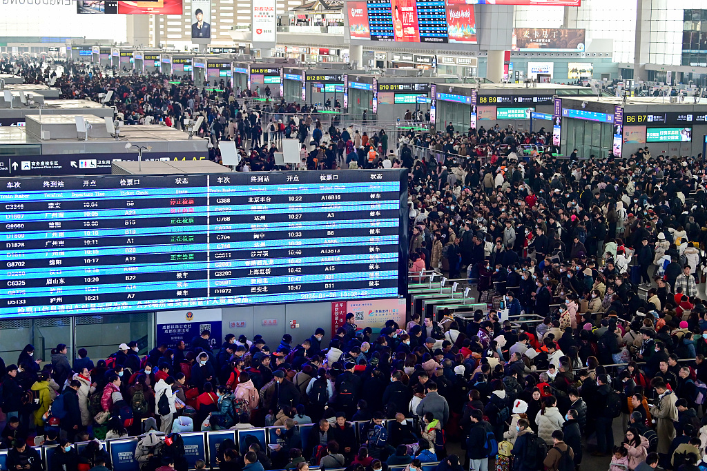 Bahar Bayramı’nın ilk gününde 189 milyon kişi yola çıktı