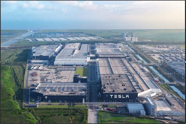 Tesla yazılım sorunları nedeniyle Çin’de 1.6 milyon aracı geri çağırıyor