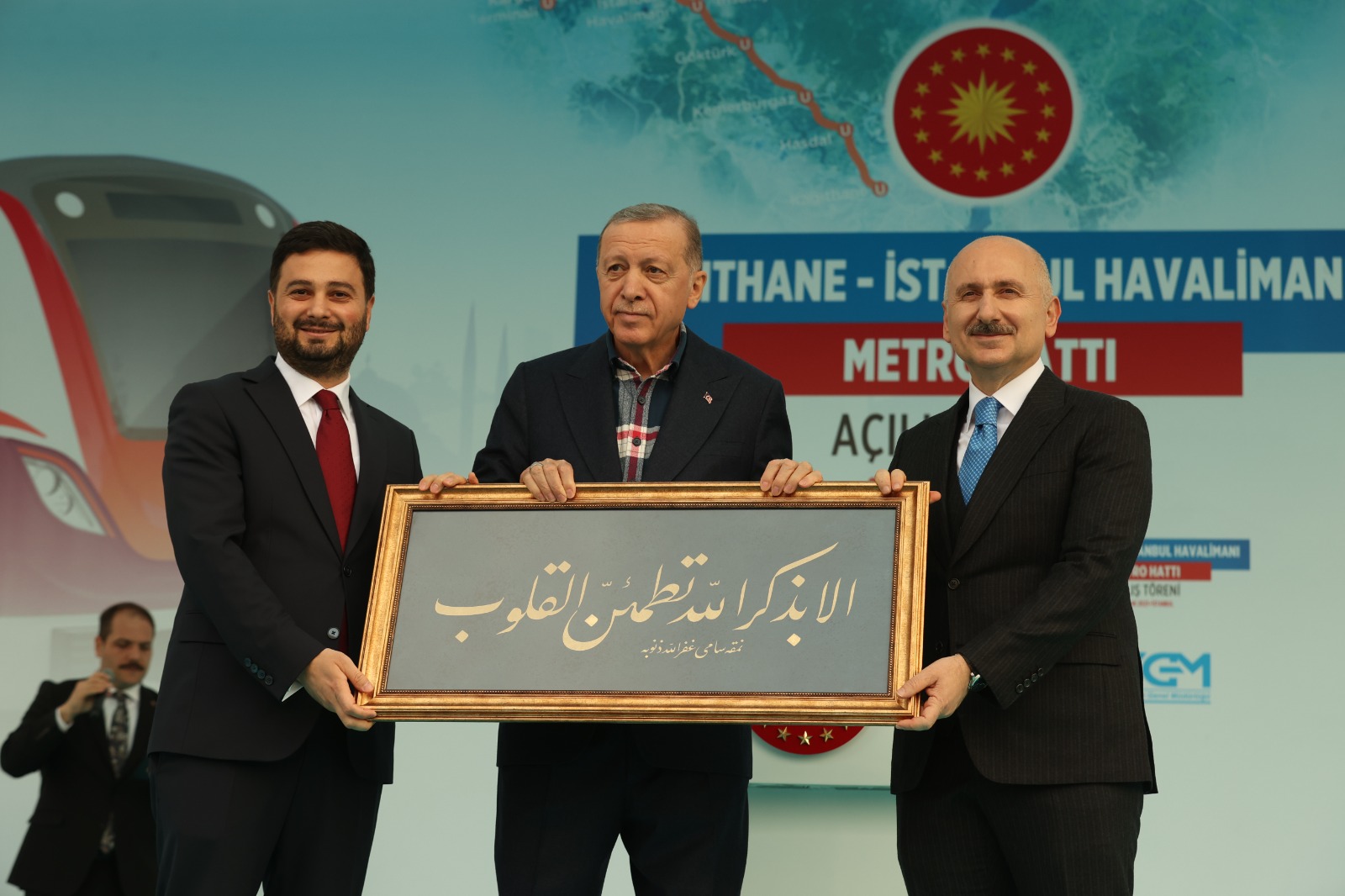 Başkan Öztekin: ”Cumhuriyet’in 100. yılında Kağıthane’ye 100 eser kazandırdık”