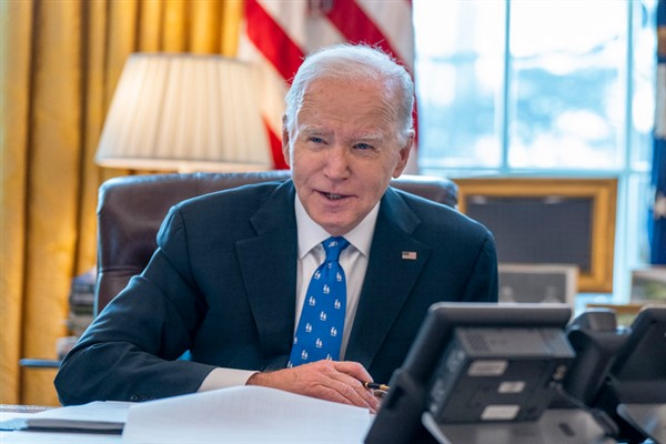 ABD Başkanı Biden: “Amerika genelinde gaz fiyatları düştü”