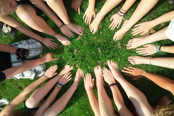 Türk: “Herkesin haklarının korunduğu daha adil bir dünya inşa edebiliriz”