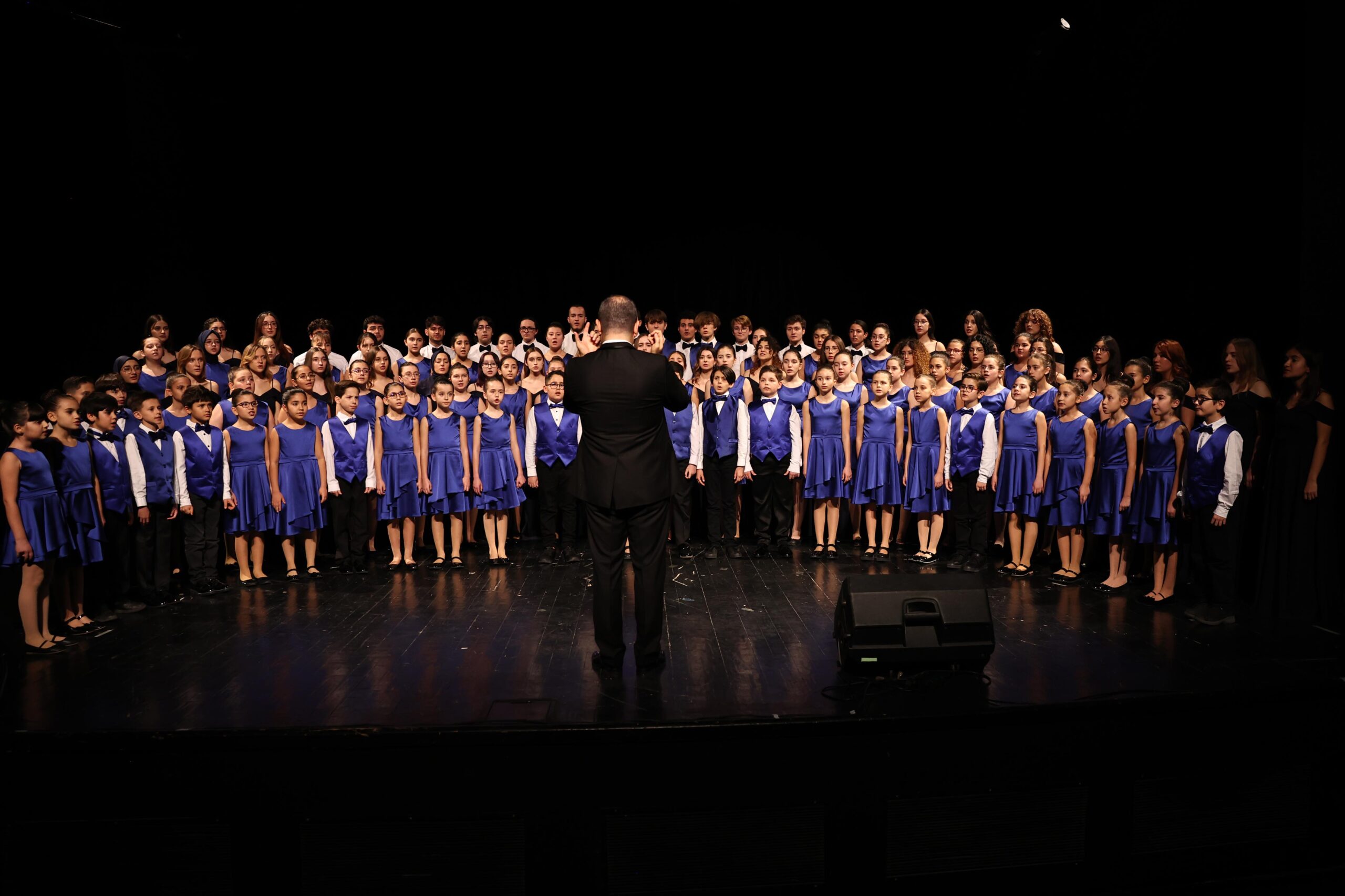 Nilüfer Çocuk ve Gençlik Korosu, yeni yılın ilk konserini verdi