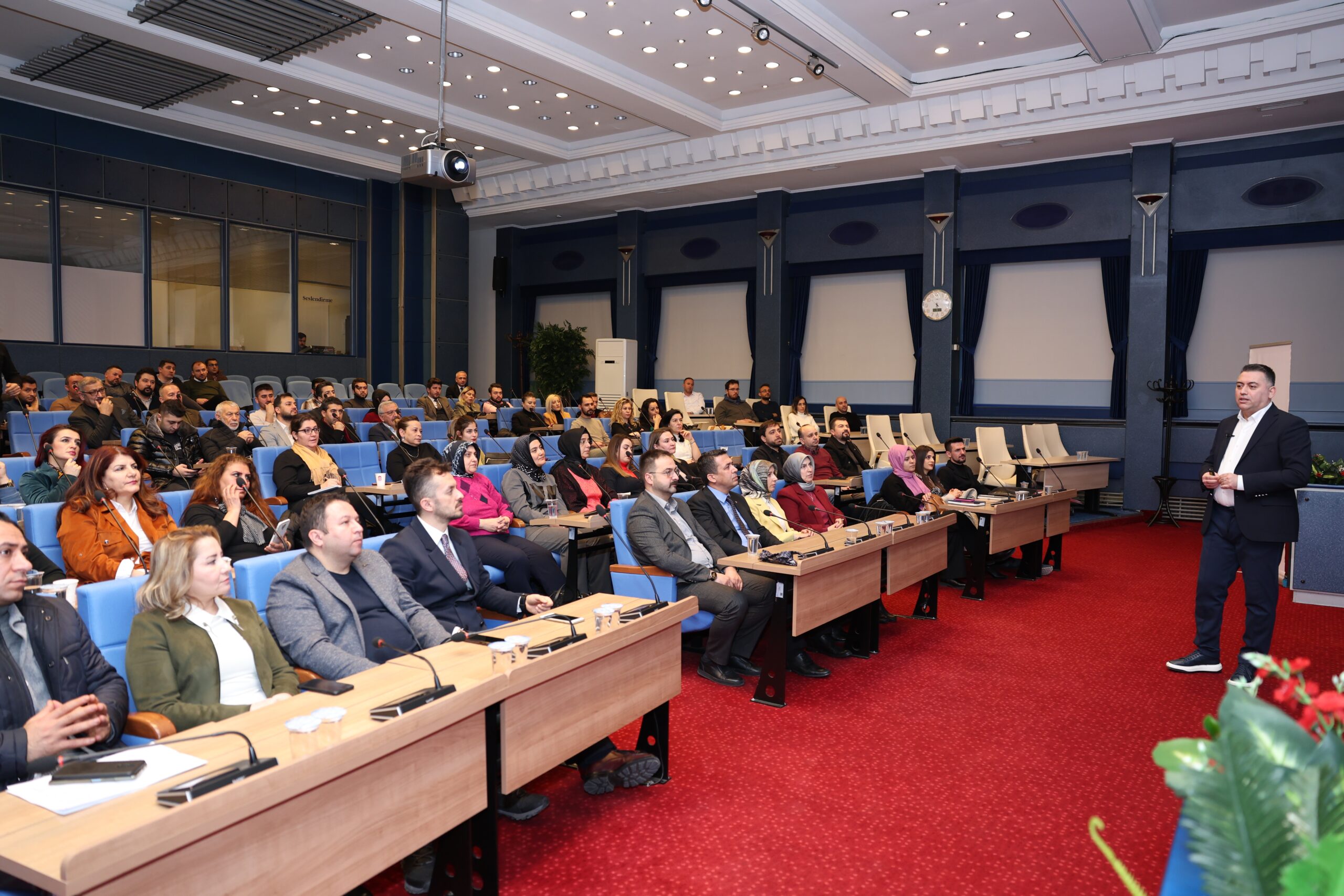 Kayseri’de ‘Etkili Yöneticilerin 7 Becerisi’ konulu sunum gerçekleştirildi