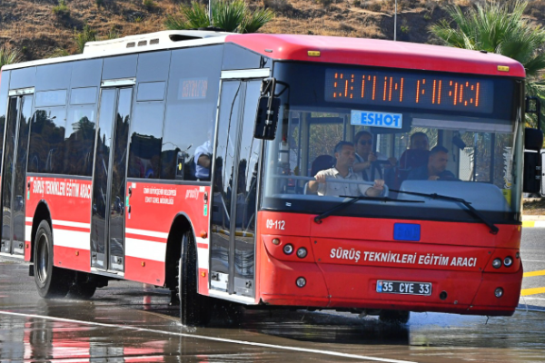 İzmir’de Sürücü Yetiştirme Programı’nı başarıyla tamamlayan 47 şoför işbaşı yaptı