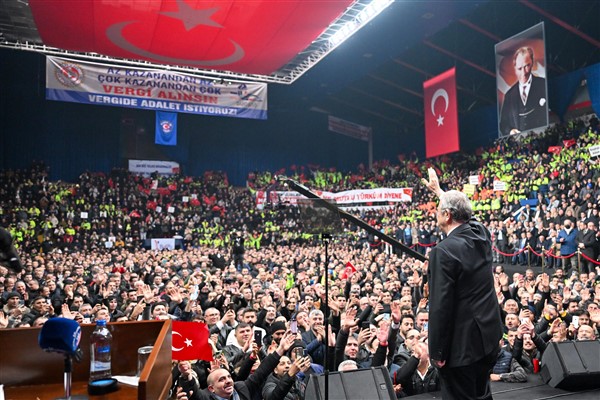 Yavaş: “Dayanışma destanı yazan mesai arkadaşlarımızın elbette yanında olacağız”