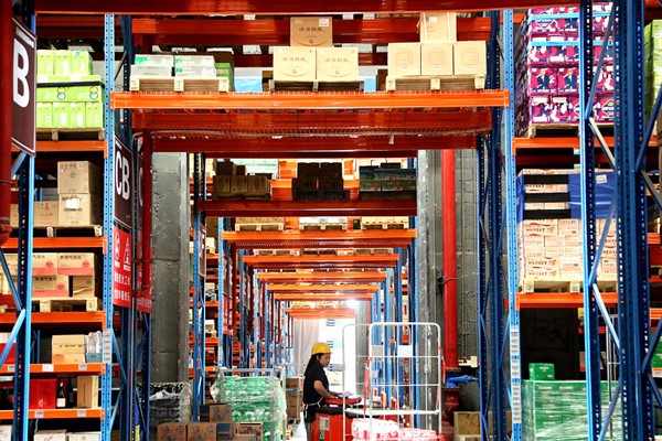 Çin, 132 milyar koli taşıyarak 10’uncu kez dünyanın bir numarası oldu