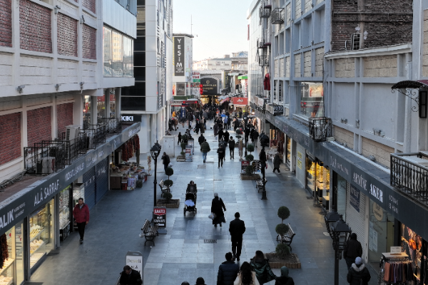 Başkan Büyükkılıç: “Çarşımız estetik dokunuşumuz ile yeni çehresine kavuştu”