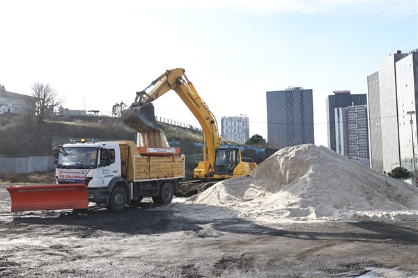 Bağcılar’da olası kar ve buzlanmalara karşı tedbirler alındı