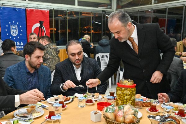 Başkan Aktaş, Orhangazi’de vatandaşları ziyaret etti