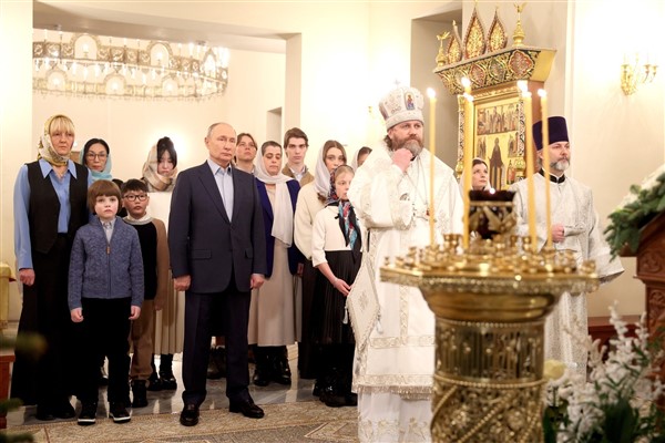 Putin, İsa’nın Doğuşunu kutlayan vatandaşları tebrik etti