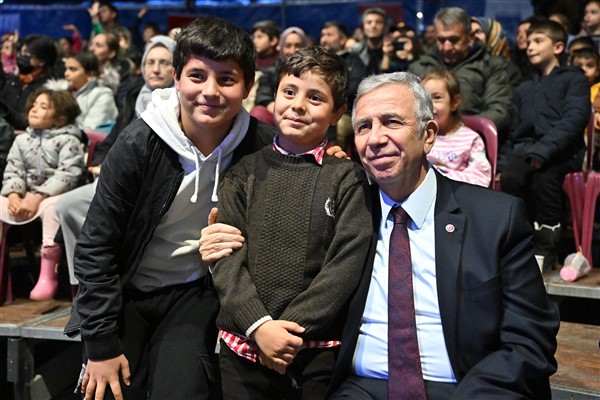 Başkan Yavaş, tatilin ilk gününde çocuklarla buluştu