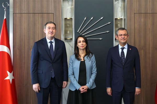 CHP Genel Başkanı Özel, DEM Parti eş Genel Başkanları ile bir araya geldi