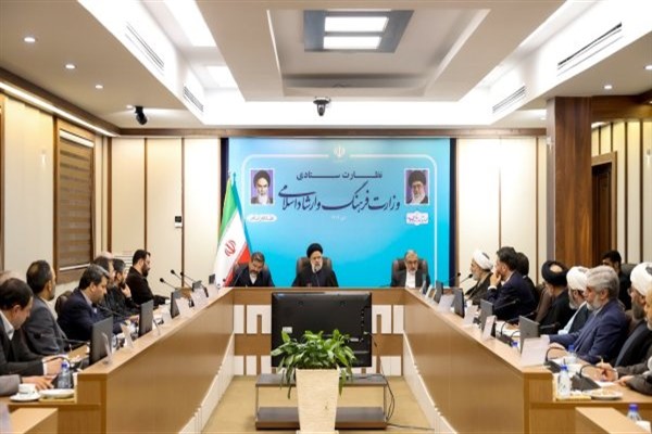 Reisi, Kültür ve İslami Rehberlik Bakanlığı’nın çeşitli birimlerini ziyaret etti