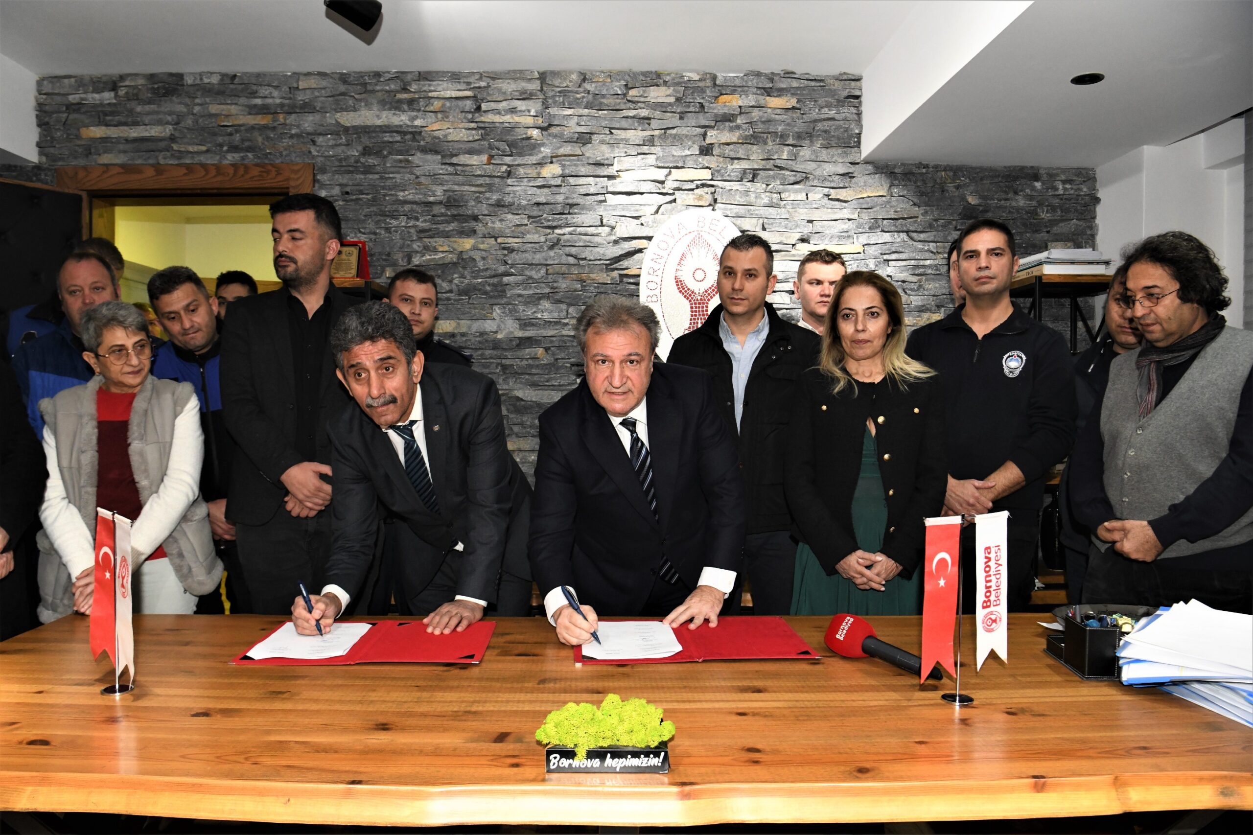 Bornova’da bin 600 işçiyi kapsayan toplu iş sözleşmesi imzalandı