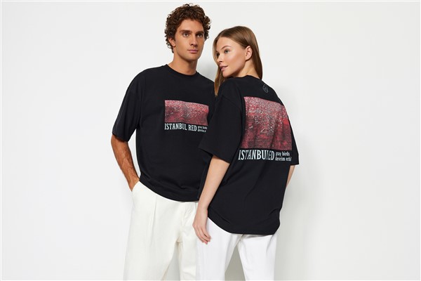 Trendyol, devlet sanatçısı Devrim Erbil iş birliğiyle modayı sanatla buluşturdu