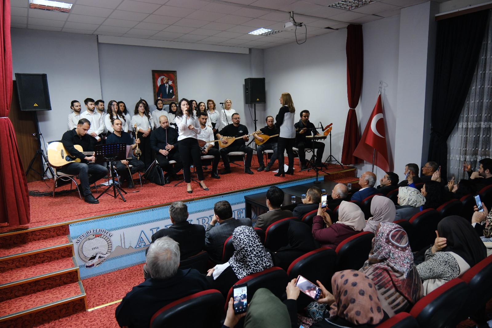 Eskişehir Gençlik Korosu, Alpu ilçesinde sahne aldı