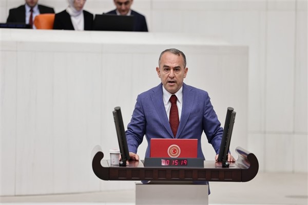 Ergin: “Yurda alınamayan öğrenciler için ilave maddi destek verilmesi düşünülmekte midir?”