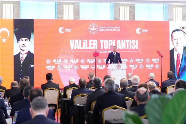 Bakan Yerlikaya: “Milletinin yanında olmayan bir vali, asla başarılı olamaz”