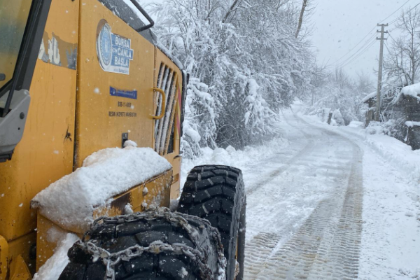 Bursa’da 24 saat içinde kapanan 53 mahalle yolu trafiğe açıldı