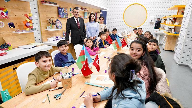 Bakan Tekin, Bilim Bakü Merkezi’ni ziyaret etti