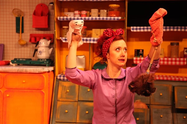 İBB Şehir Tiyatroları “Bir Gün Ayakkabımın Teki” oyunuyla Silivri’de