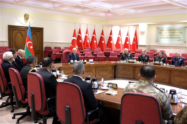 Bakan Güler, Azerbaycanlı gaziler ile bir araya geldi