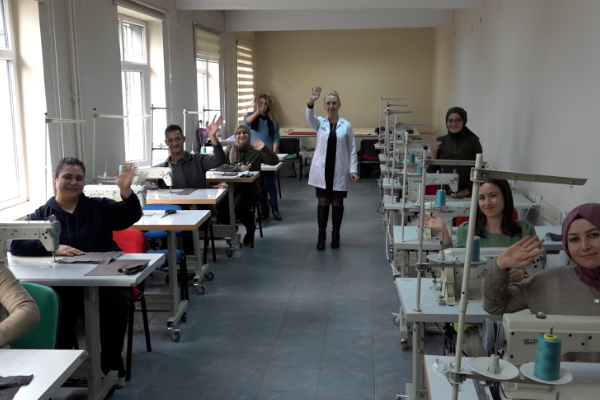 Kayseri’de “Mobilya Terziliği” kursu eğitimlerini sürdürüyor