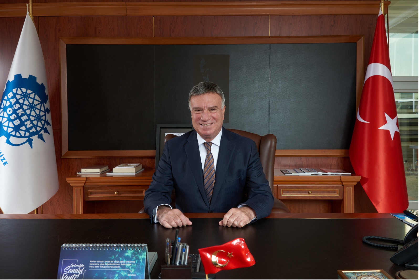 UMUTSUZ BİR GÖZ İLE GELECEĞE BAKMAK, GELECEĞİ KAYBETMEK DEMEKTİR.