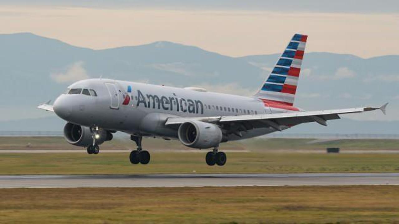 ABD’de yiyeceklerin olduğu bölümde çıkan yangın nedeniyle uçak erken iniş yaptı