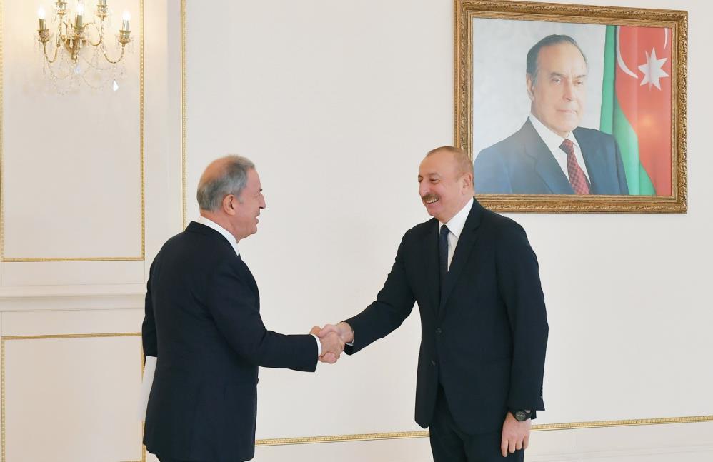 Aliyev Akar'ı kabul etti! Ermenistan'a açık uyarı!